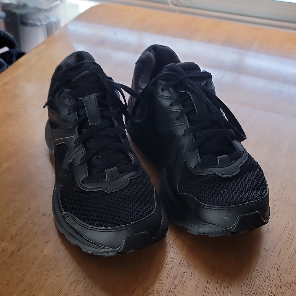 Saucony - All Black